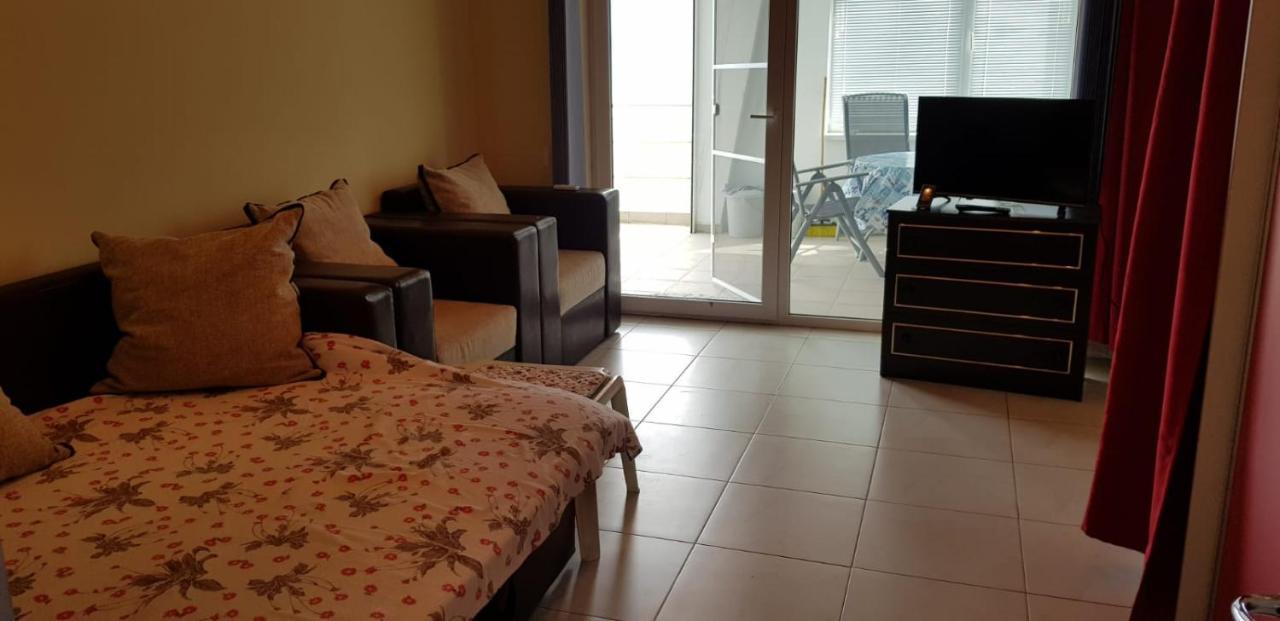 Nasty Apartament Костінешть Екстер'єр фото